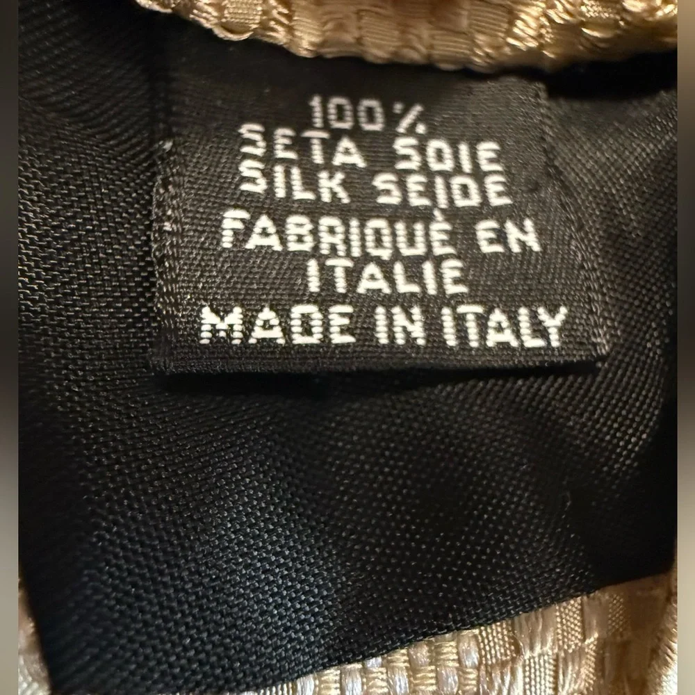 2 Hugo Boss TIE IN ITALIAN-MADE 100% SILK‎